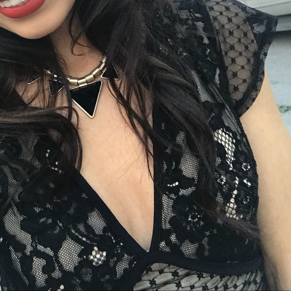 Vintage looking dress. Super cute. Only worn once - Picture 3 of 4